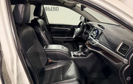 Toyota Highlander III, 2017 год, 3 499 000 рублей, 17 фотография