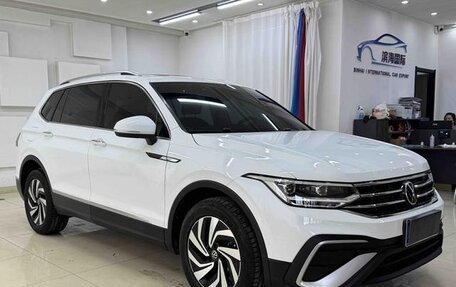 Volkswagen Tiguan II, 2023 год, 2 650 008 рублей, 3 фотография