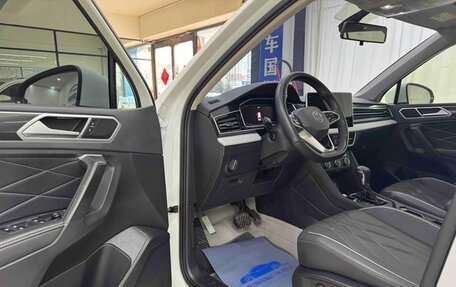 Volkswagen Tiguan II, 2023 год, 2 650 008 рублей, 8 фотография