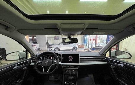 Volkswagen Tiguan II, 2023 год, 2 650 008 рублей, 13 фотография