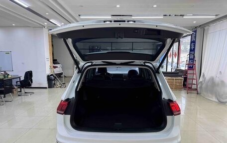 Volkswagen Tiguan II, 2023 год, 2 650 008 рублей, 21 фотография