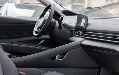 Hyundai Elantra, 2022 год, 1 700 000 рублей, 5 фотография