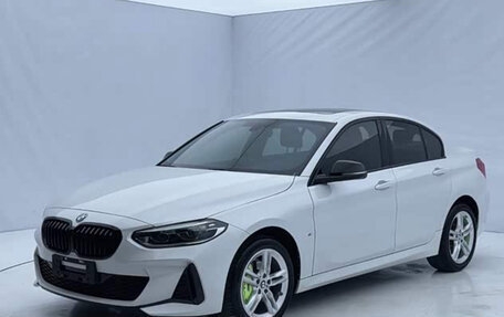 BMW 1 серия, 2023 год, 1 650 000 рублей, 1 фотография