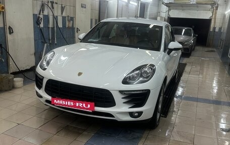 Porsche Macan I рестайлинг, 2017 год, 2 650 000 рублей, 2 фотография