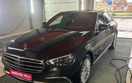 Mercedes-Benz E-Класс, 2021 год, 4 500 000 рублей, 4 фотография