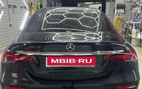 Mercedes-Benz E-Класс, 2021 год, 4 500 000 рублей, 5 фотография