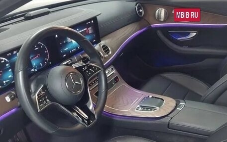 Mercedes-Benz E-Класс, 2021 год, 4 500 000 рублей, 6 фотография