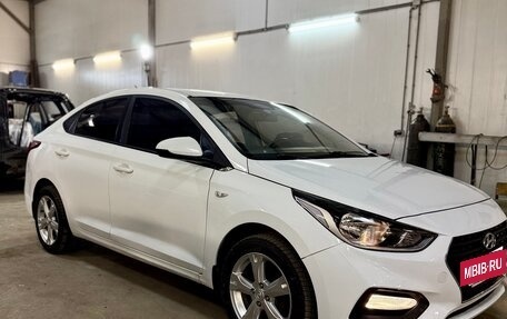 Hyundai Solaris II рестайлинг, 2018 год, 900 000 рублей, 3 фотография