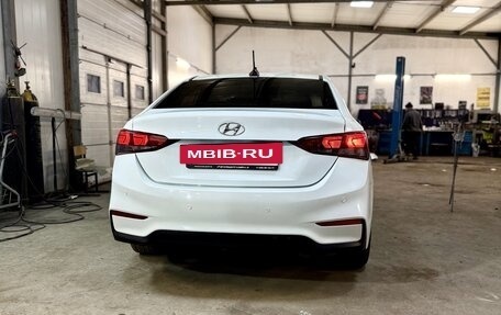 Hyundai Solaris II рестайлинг, 2018 год, 900 000 рублей, 4 фотография