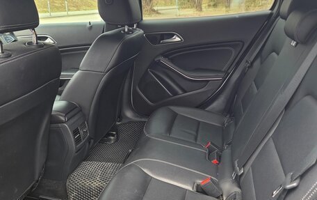 Mercedes-Benz GLA, 2017 год, 1 500 000 рублей, 18 фотография