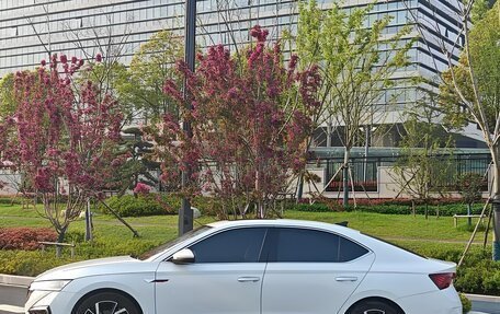 Skoda Octavia IV, 2022 год, 2 300 000 рублей, 4 фотография