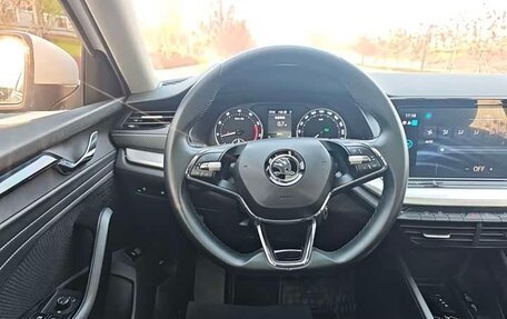 Skoda Octavia IV, 2022 год, 2 300 000 рублей, 7 фотография