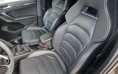 Volkswagen Tiguan II, 2019 год, 2 590 000 рублей, 13 фотография