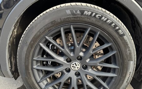 Volkswagen Tiguan II, 2019 год, 2 590 000 рублей, 14 фотография