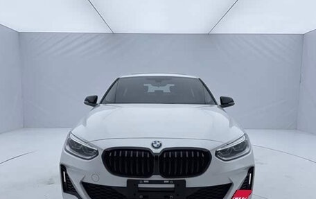 BMW 1 серия, 2023 год, 1 650 000 рублей, 2 фотография