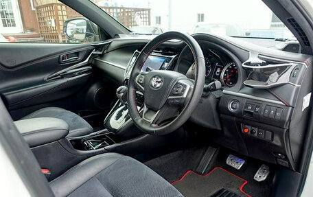 Toyota Harrier, 2020 год, 2 200 000 рублей, 9 фотография