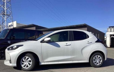 Toyota Yaris, 2024 год, 845 000 рублей, 4 фотография