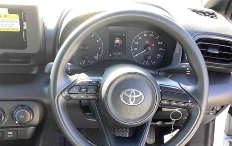Toyota Yaris, 2024 год, 845 000 рублей, 11 фотография