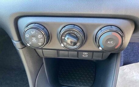 Toyota Yaris, 2024 год, 845 000 рублей, 17 фотография