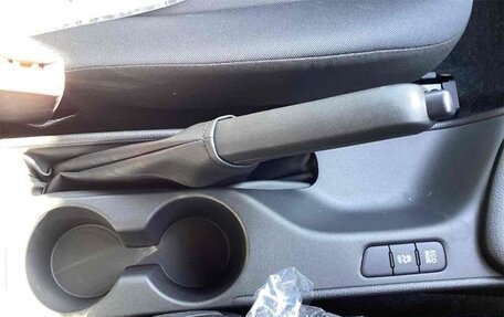 Toyota Yaris, 2024 год, 845 000 рублей, 16 фотография