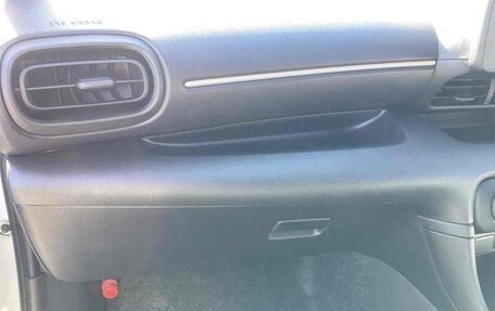 Toyota Yaris, 2024 год, 845 000 рублей, 24 фотография