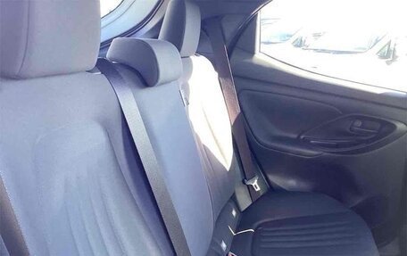 Toyota Yaris, 2024 год, 845 000 рублей, 21 фотография