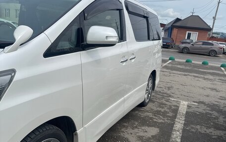Toyota Vellfire I, 2013 год, 1 300 000 рублей, 2 фотография