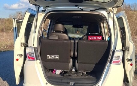 Honda Freed I, 2011 год, 1 399 999 рублей, 7 фотография