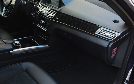 Mercedes-Benz E-Класс, 2015 год, 1 950 000 рублей, 16 фотография