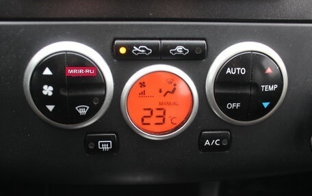 Nissan Tiida, 2010 год, 617 000 рублей, 21 фотография