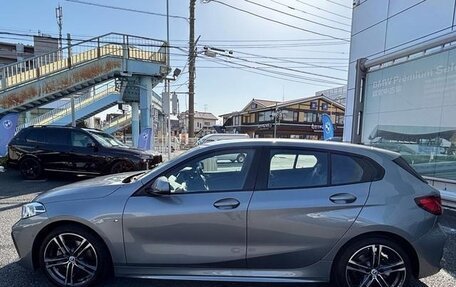 BMW 1 серия, 2022 год, 1 200 000 рублей, 6 фотография