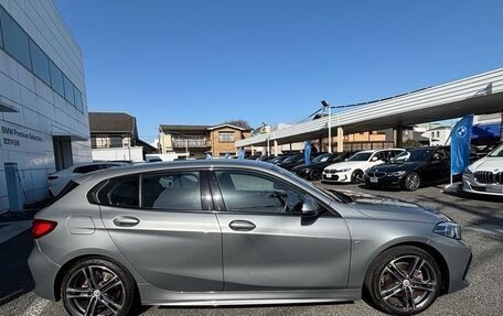 BMW 1 серия, 2022 год, 1 200 000 рублей, 7 фотография