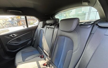 BMW 1 серия, 2022 год, 1 200 000 рублей, 15 фотография