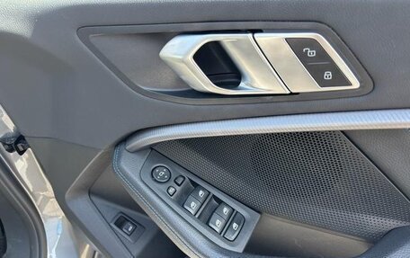 BMW 1 серия, 2022 год, 1 200 000 рублей, 17 фотография