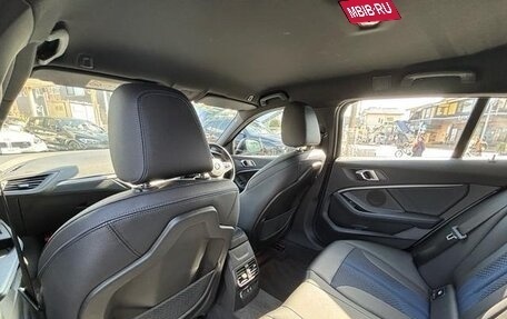 BMW 1 серия, 2022 год, 1 200 000 рублей, 14 фотография