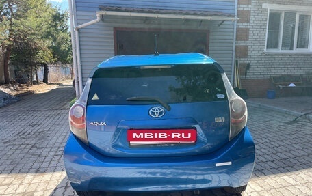 Toyota Aqua I, 2013 год, 735 000 рублей, 4 фотография