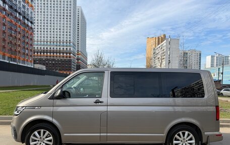 Volkswagen Multivan T6 рестайлинг, 2021 год, 5 550 000 рублей, 4 фотография