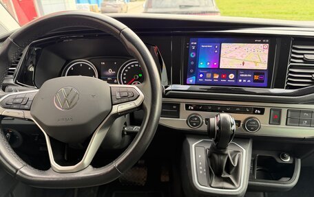 Volkswagen Multivan T6 рестайлинг, 2021 год, 5 550 000 рублей, 8 фотография