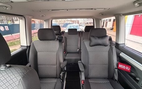Volkswagen Multivan T6 рестайлинг, 2021 год, 5 550 000 рублей, 10 фотография