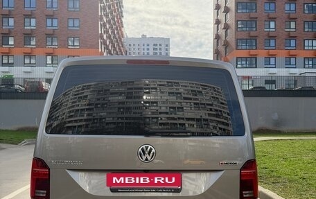 Volkswagen Multivan T6 рестайлинг, 2021 год, 5 550 000 рублей, 7 фотография