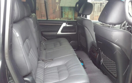 Toyota Land Cruiser 200, 2020 год, 10 000 000 рублей, 6 фотография