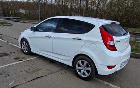 Hyundai Solaris II рестайлинг, 2012 год, 590 000 рублей, 3 фотография