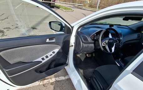 Hyundai Solaris II рестайлинг, 2012 год, 590 000 рублей, 5 фотография