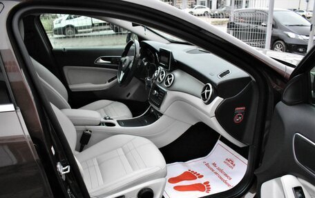 Mercedes-Benz GLA, 2015 год, 2 450 000 рублей, 13 фотография