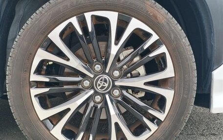 Toyota Yaris Cross, 2023 год, 1 420 000 рублей, 10 фотография