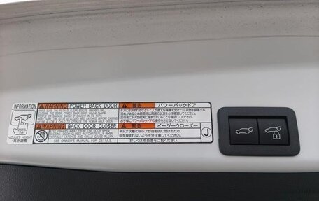 Toyota Yaris Cross, 2023 год, 1 420 000 рублей, 24 фотография