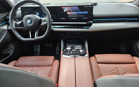 BMW 5 серия, 2024 год, 6 400 000 рублей, 7 фотография