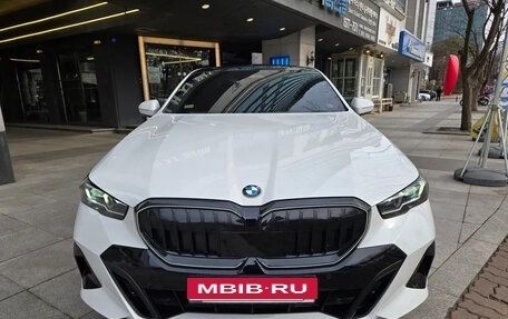 BMW 5 серия, 2024 год, 6 400 000 рублей, 3 фотография