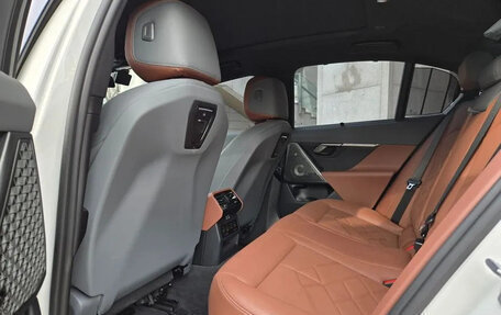 BMW 5 серия, 2024 год, 6 400 000 рублей, 10 фотография