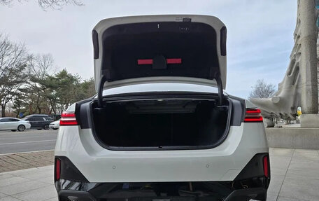 BMW 5 серия, 2024 год, 6 400 000 рублей, 19 фотография